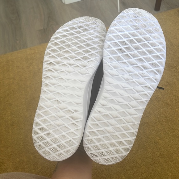 Vans “Ortholite” sneaker - only worn to try on Size 6. - Picture 2 of 5